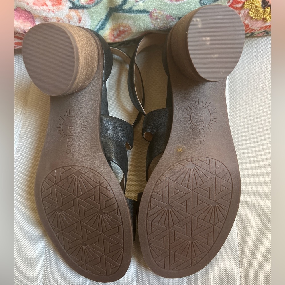 Brioso Verandah Leather Block Heel Sandals, size 8 - Picture 8 of 8